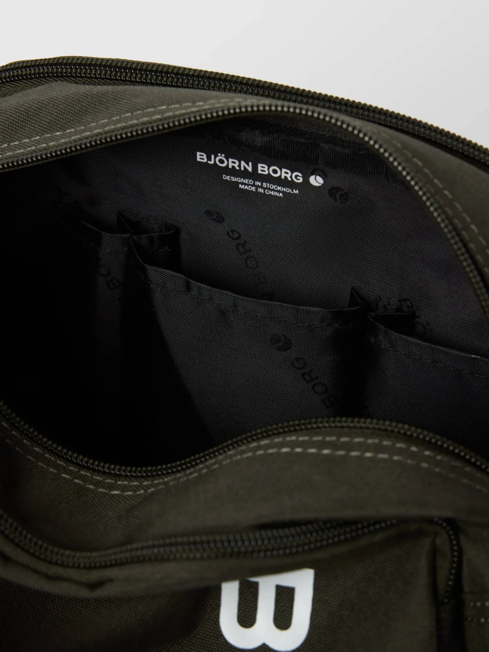 Core Wash Bag Standing