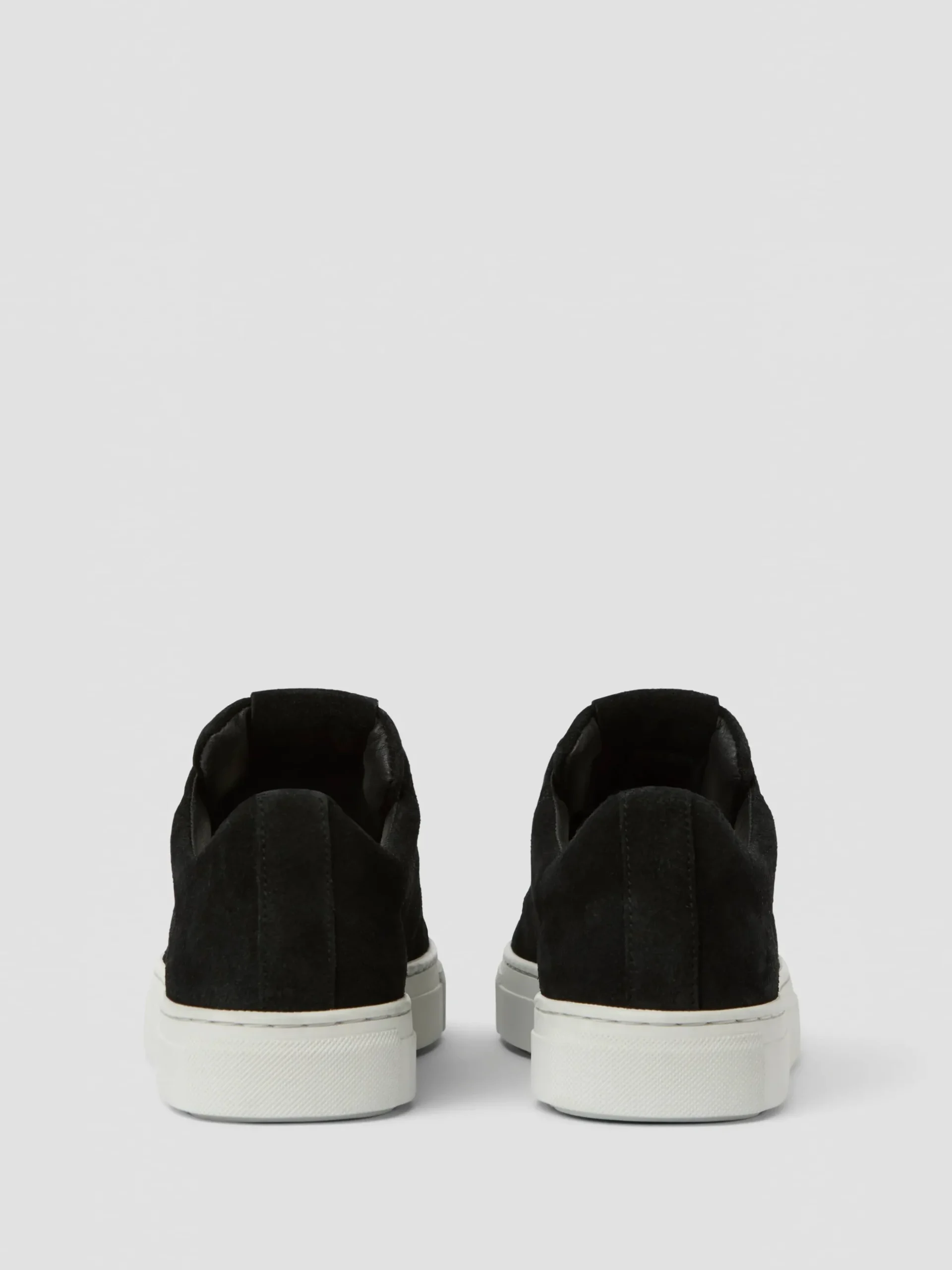 Men's Classic Suede Sneakers