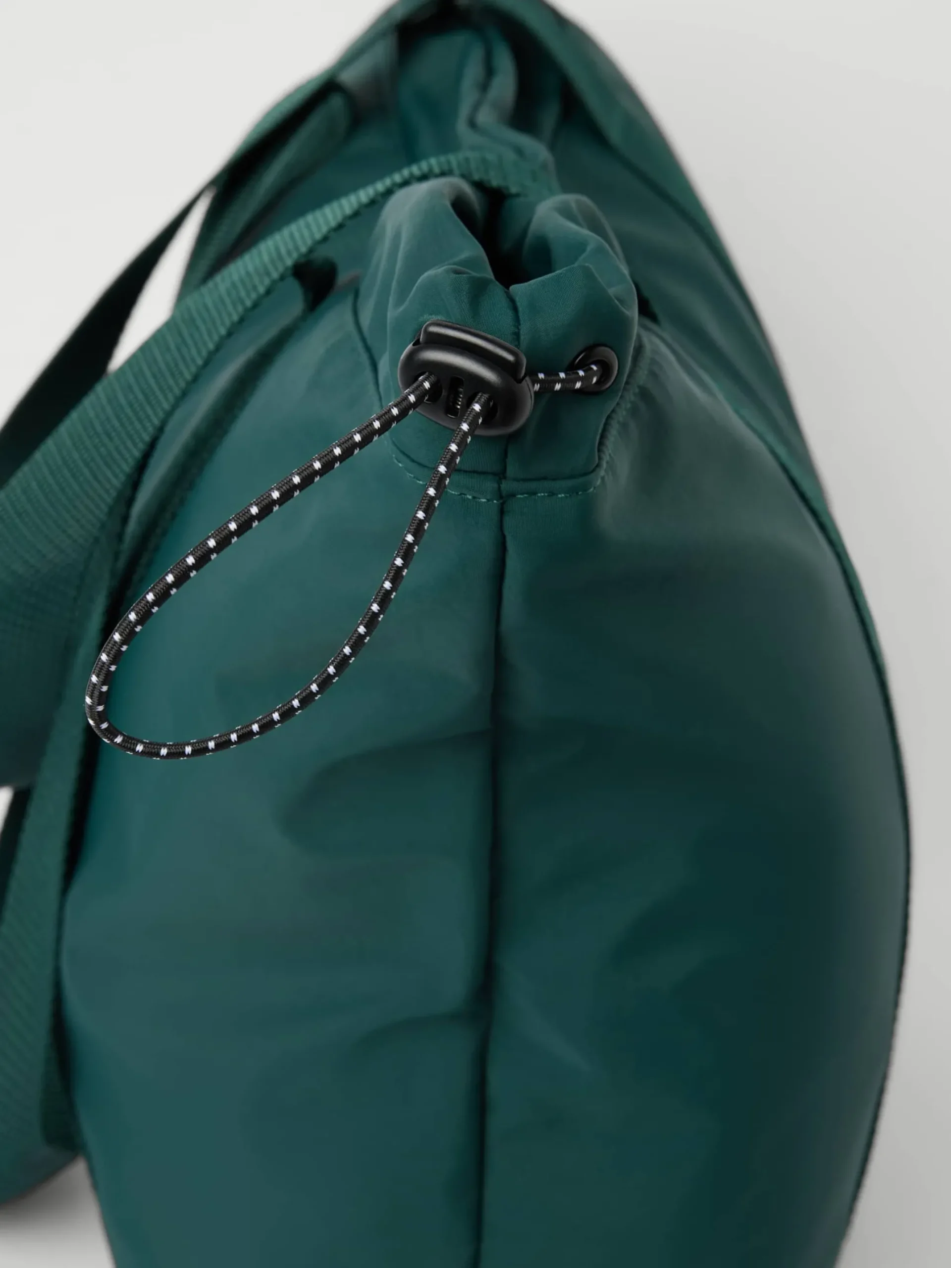 Studio Active Tote 23L