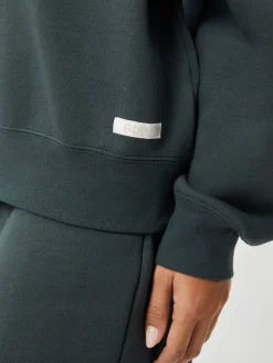 Studio Oversized Crew