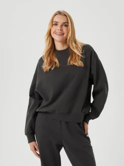 Studio Oversized Crew
