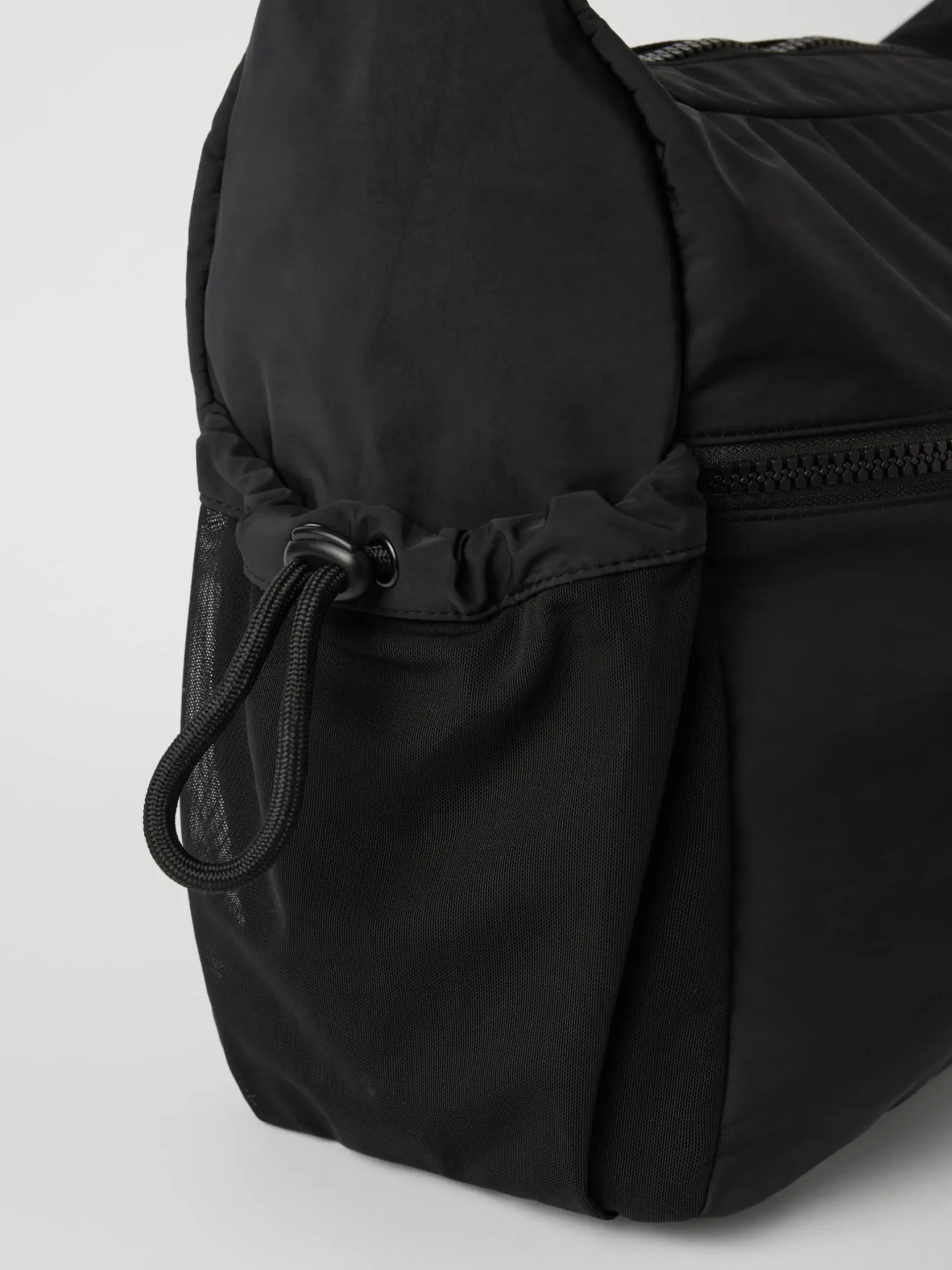 Studio Shoulder Bag 18L