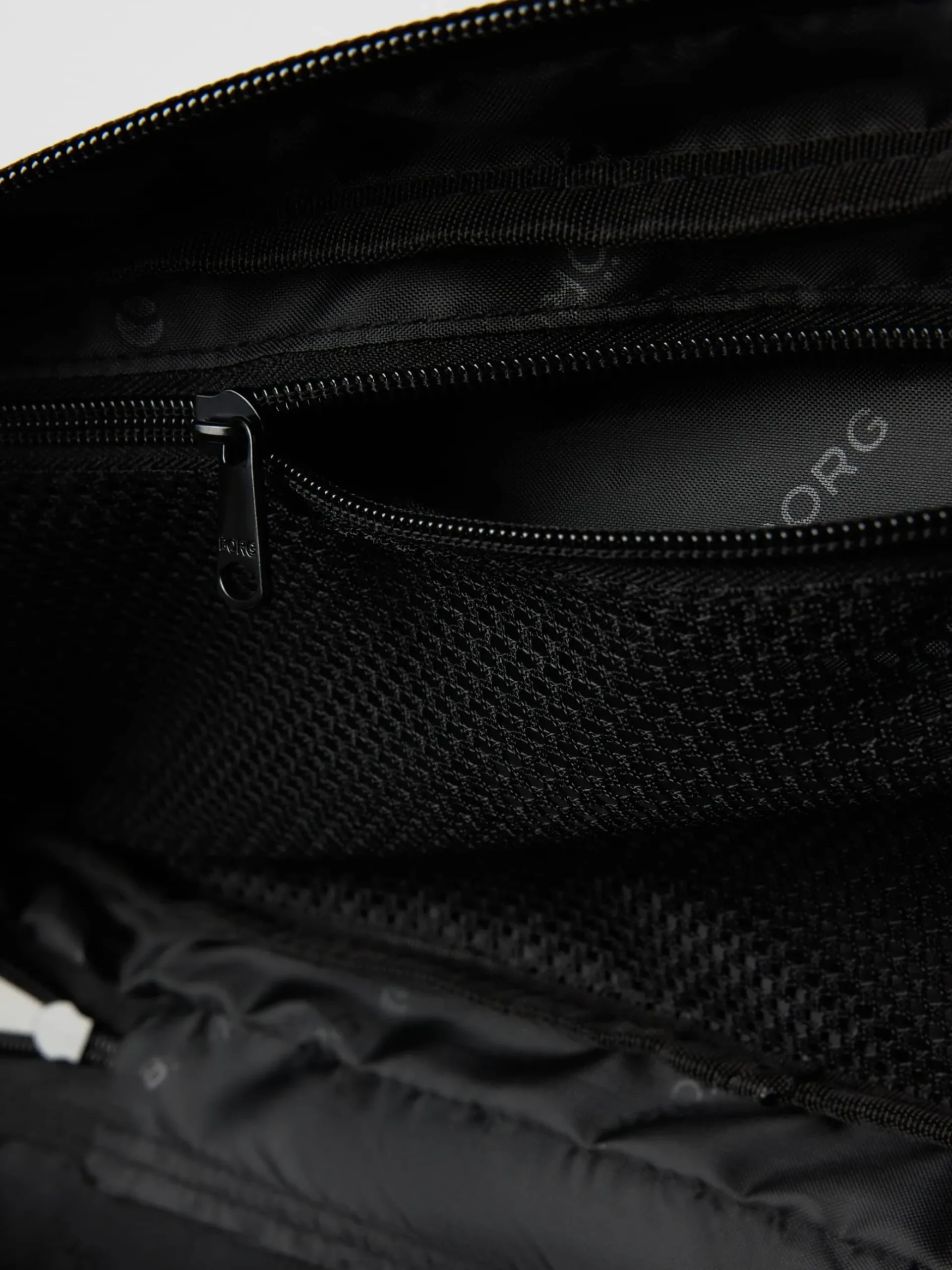 Travel Backpack M - 22L