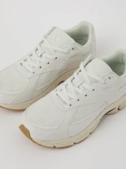 Women's Nova Sneakers