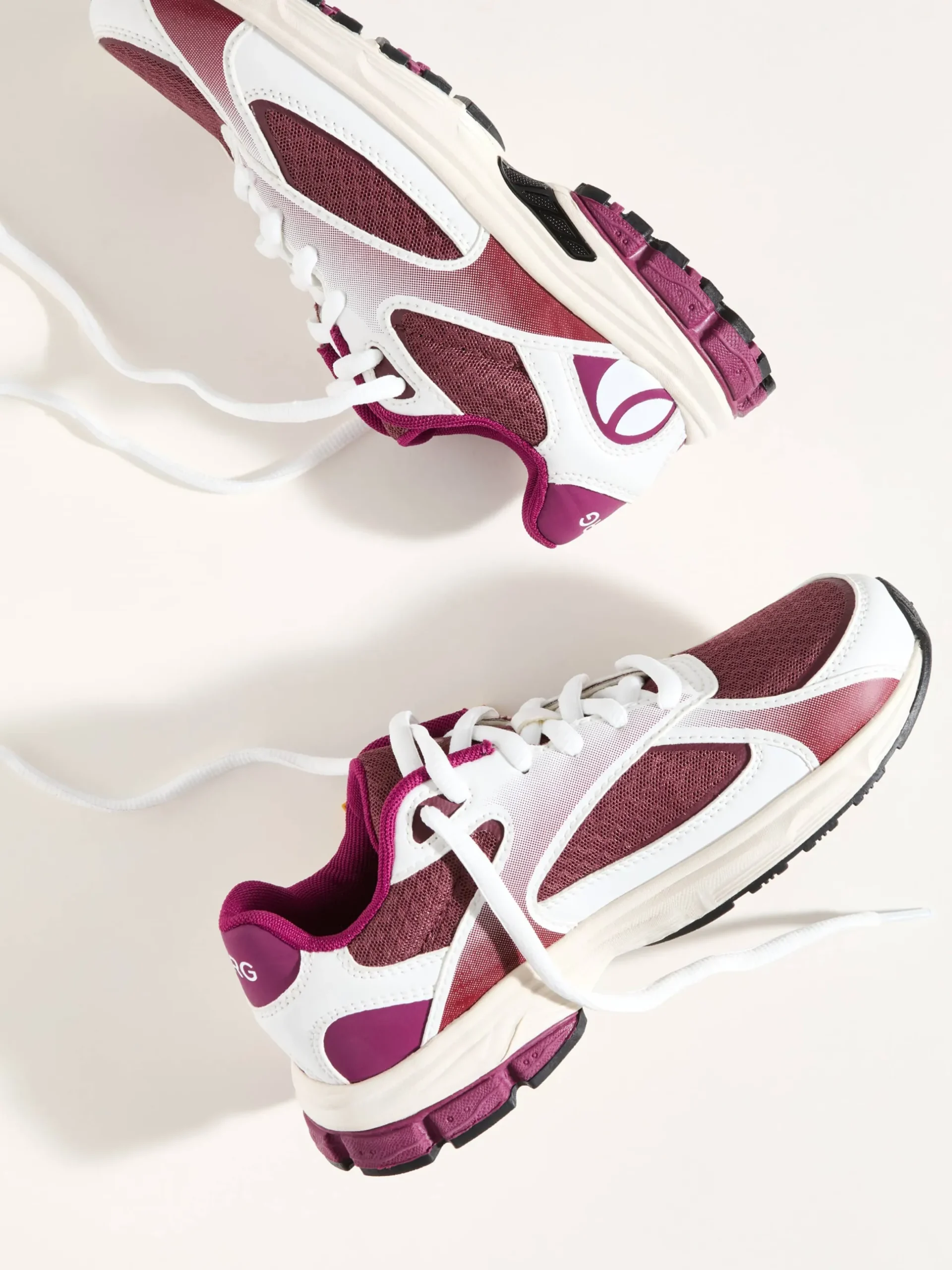 Women's Nova Sneakers