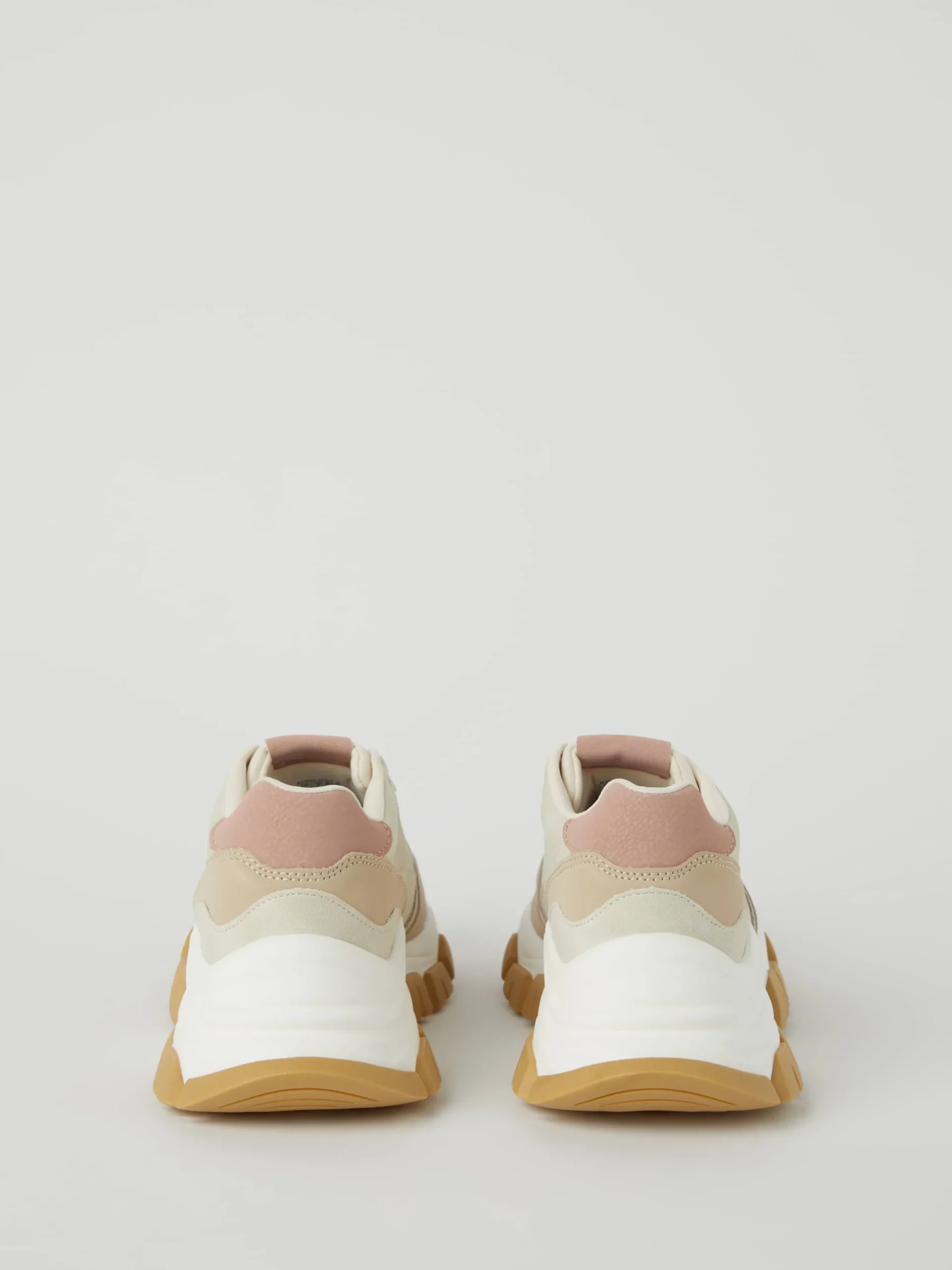 Women's Sneakers R2600