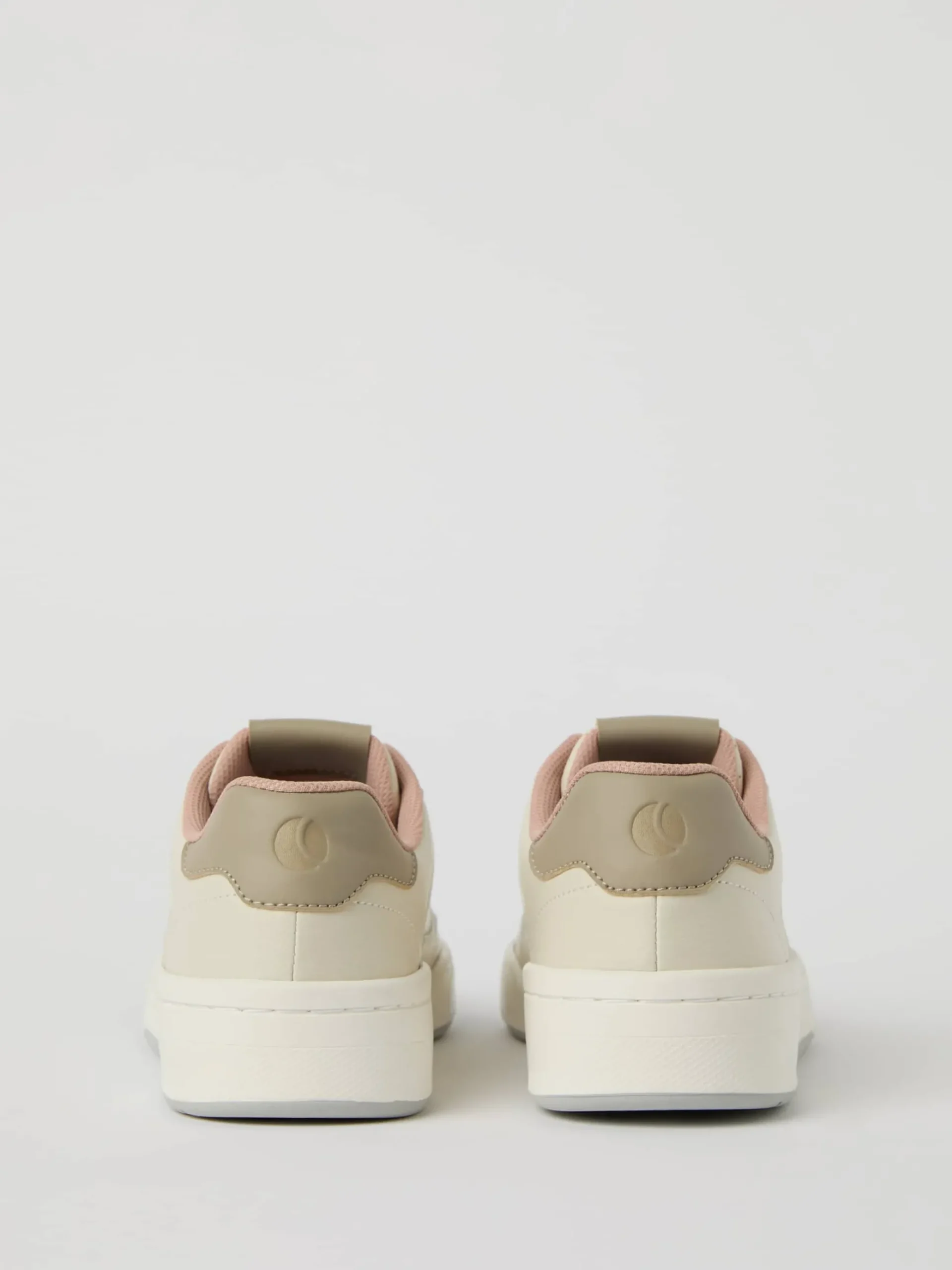 Womens Sneakers T2200